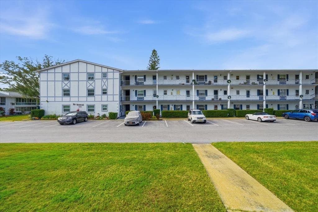 400 GLENNES LANE UNIT 103 DUNEDIN, FL 34698
