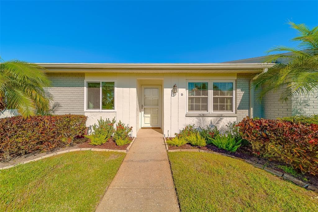 3430 STONEHAVEN COURT E UNIT D PALM HARBOR, FL 34684