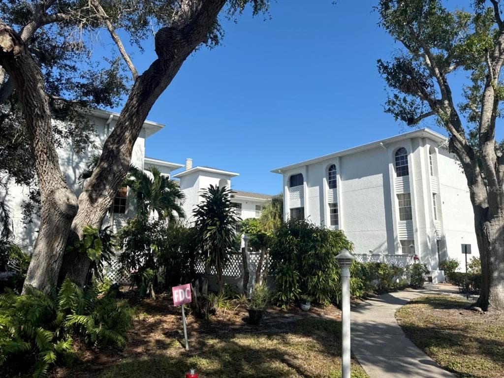 6304 POINTE WEST BOULEVARD UNIT A206 BRADENTON, FL 34209