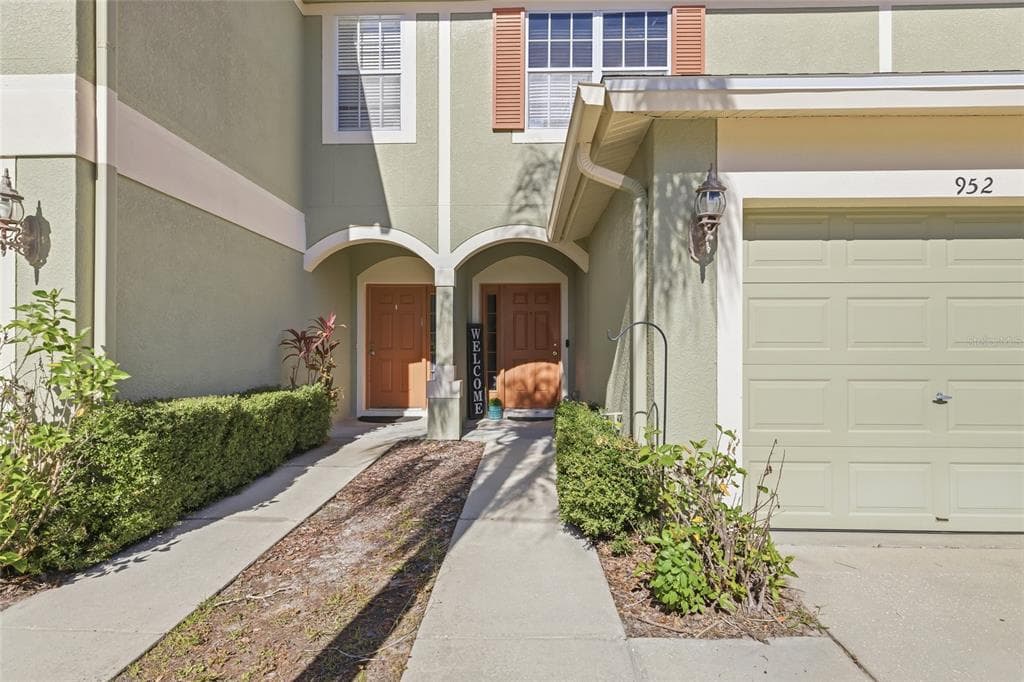 952 VISTA CAY COURT BRANDON, FL 33511