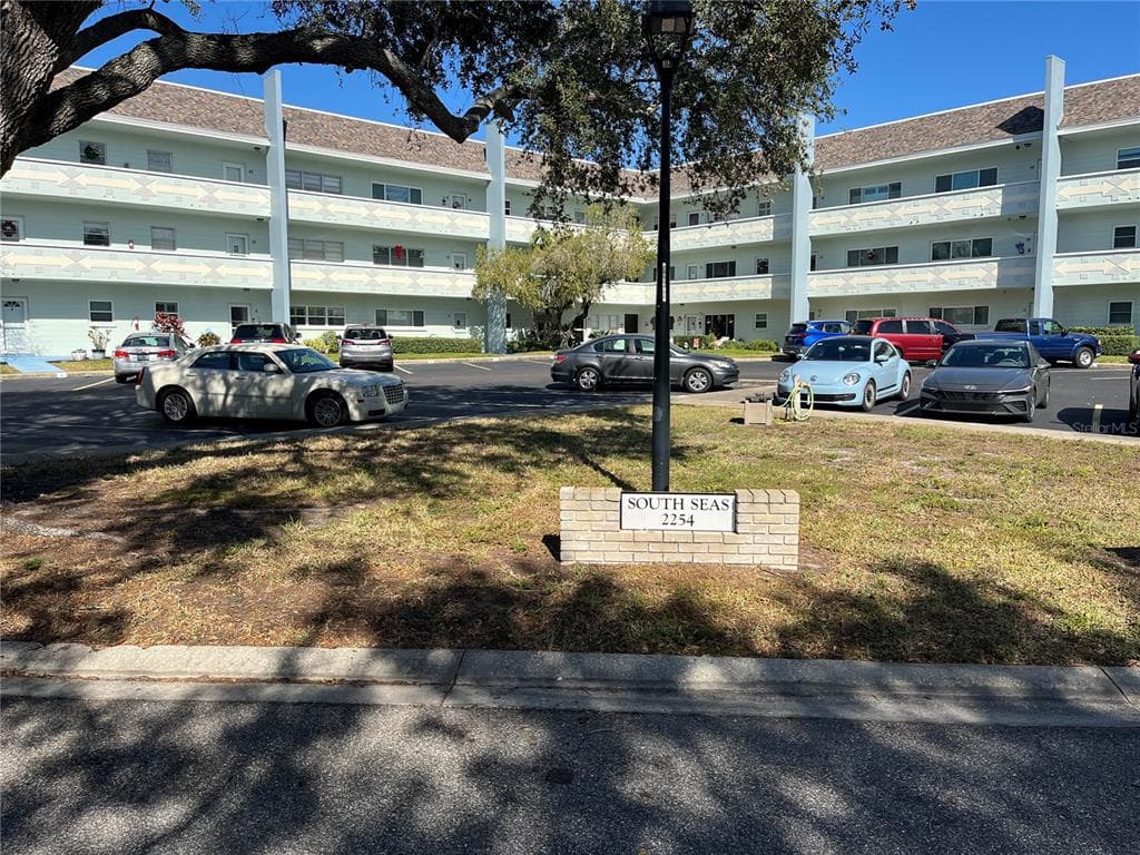 2254 NORWEGIAN DRIVE UNIT 6