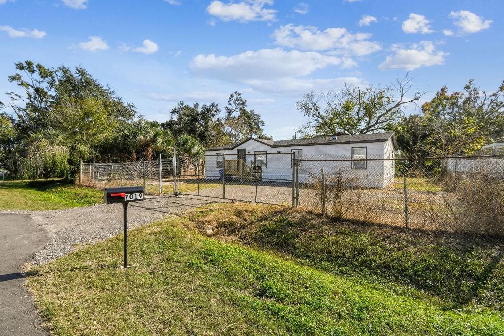 7019 50TH AVENUE S TAMPA, FL 33619