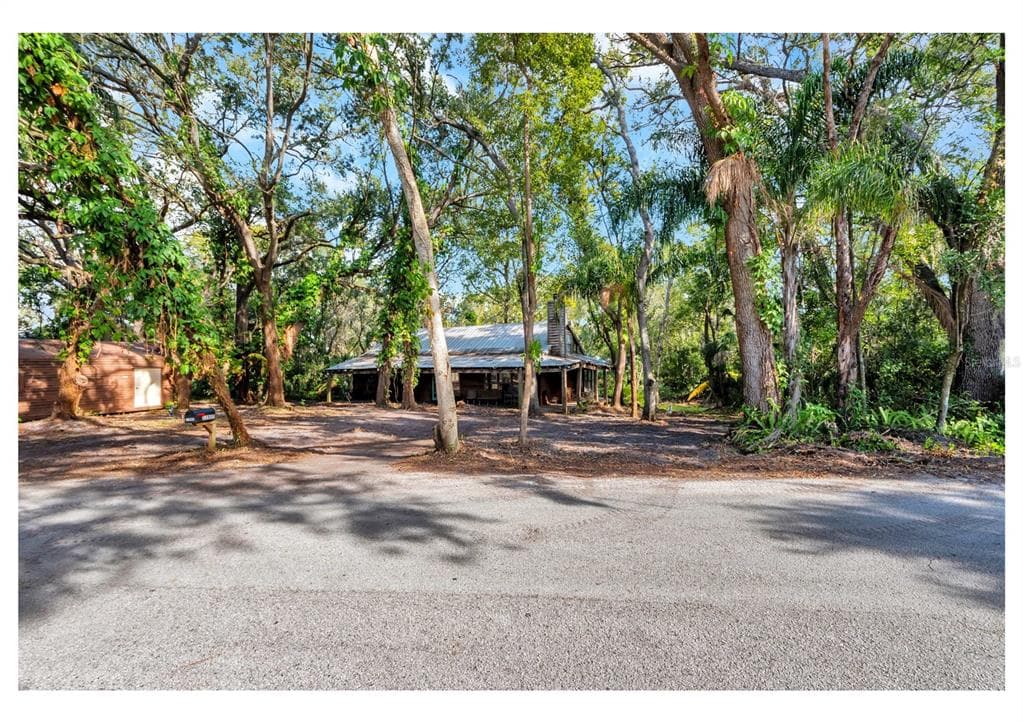 12805 FOREST HILLS DRIVE TAMPA, FL 33612