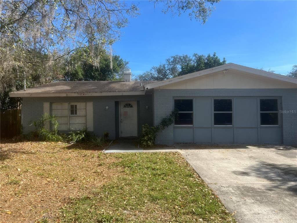 10217 N PAWNEE AVENUE TAMPA, FL 33617