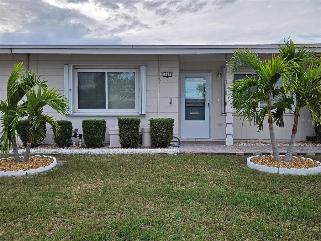 812 AUGUSTA DRIVE SUN CITY CENTER, FL 33573