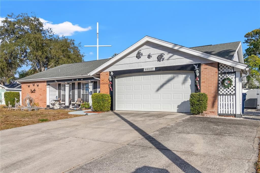 4042 JIB SAIL COURT NEW PORT RICHEY, FL 34652