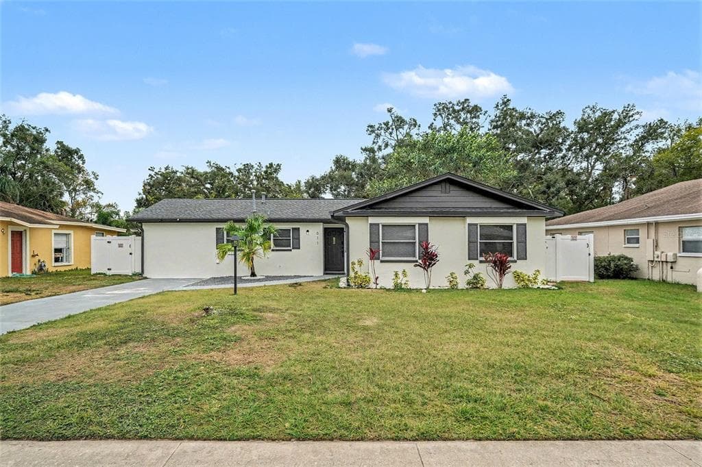 611 HUNTINGTON STREET BRANDON, FL 33511