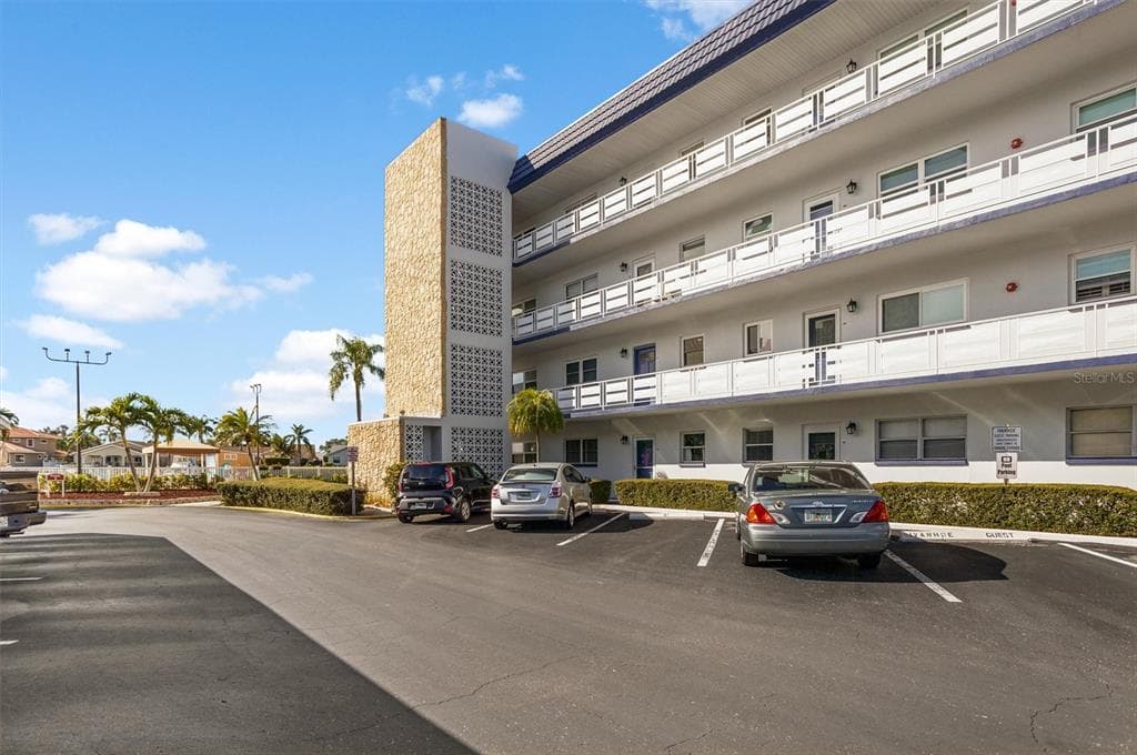 5955 30TH AVENUE S UNIT 202 GULFPORT, FL 33707