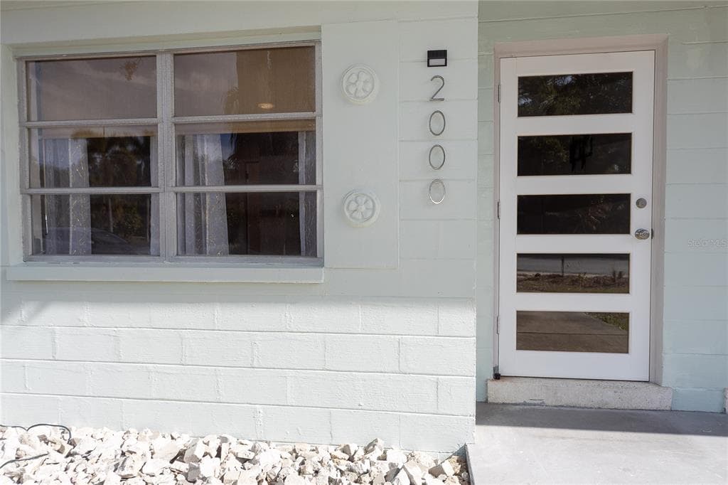 2000 1ST STREET SE ST PETERSBURG, FL 33705