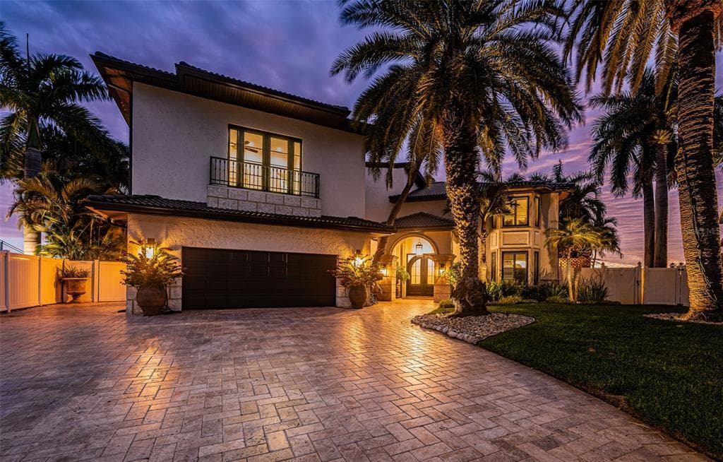 7800 9TH AVENUE S ST PETERSBURG, FL 33707