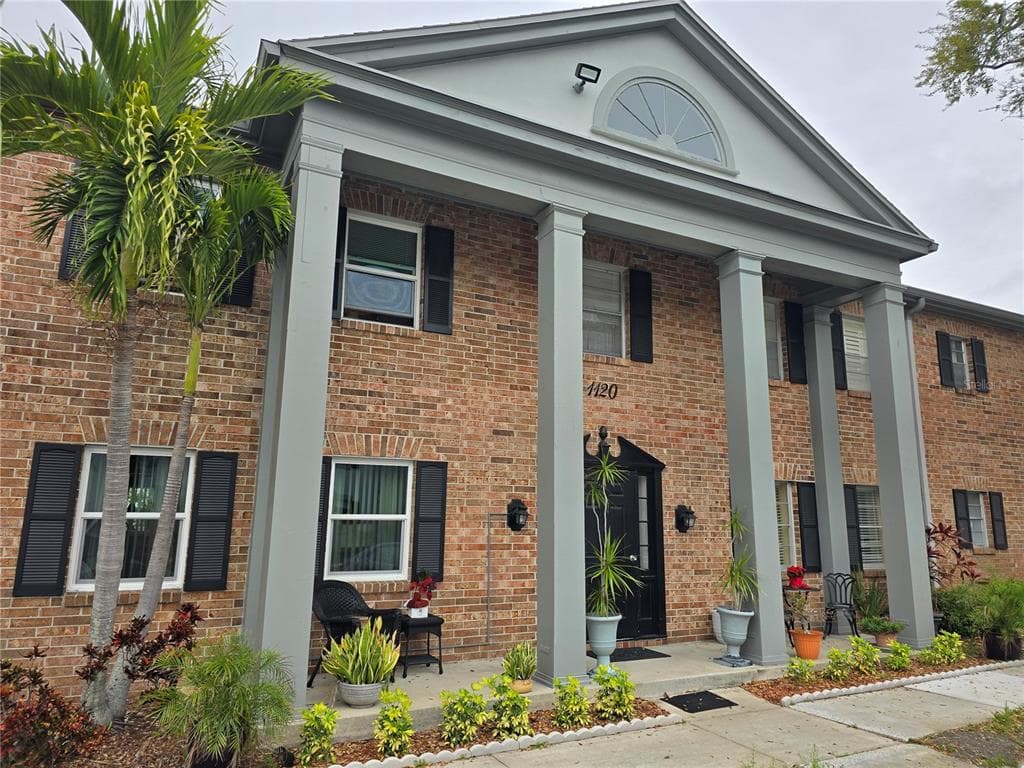 1120 RUE DES CHATEAUX UNIT 2A SOUTH PASADENA, FL 33707