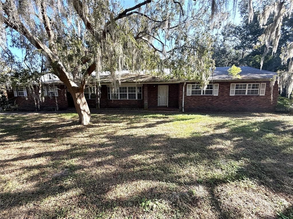 7900 BAY PINES DRIVE WESLEY CHAPEL, FL 33544
