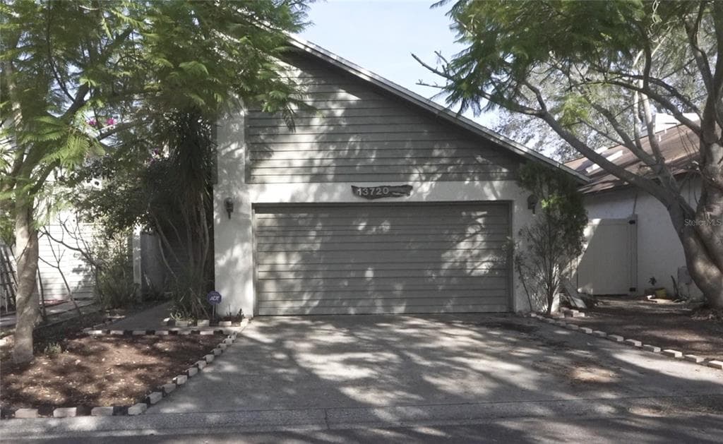 13720 LAZY OAK DRIVE UNIT 54 TAMPA, FL 33613