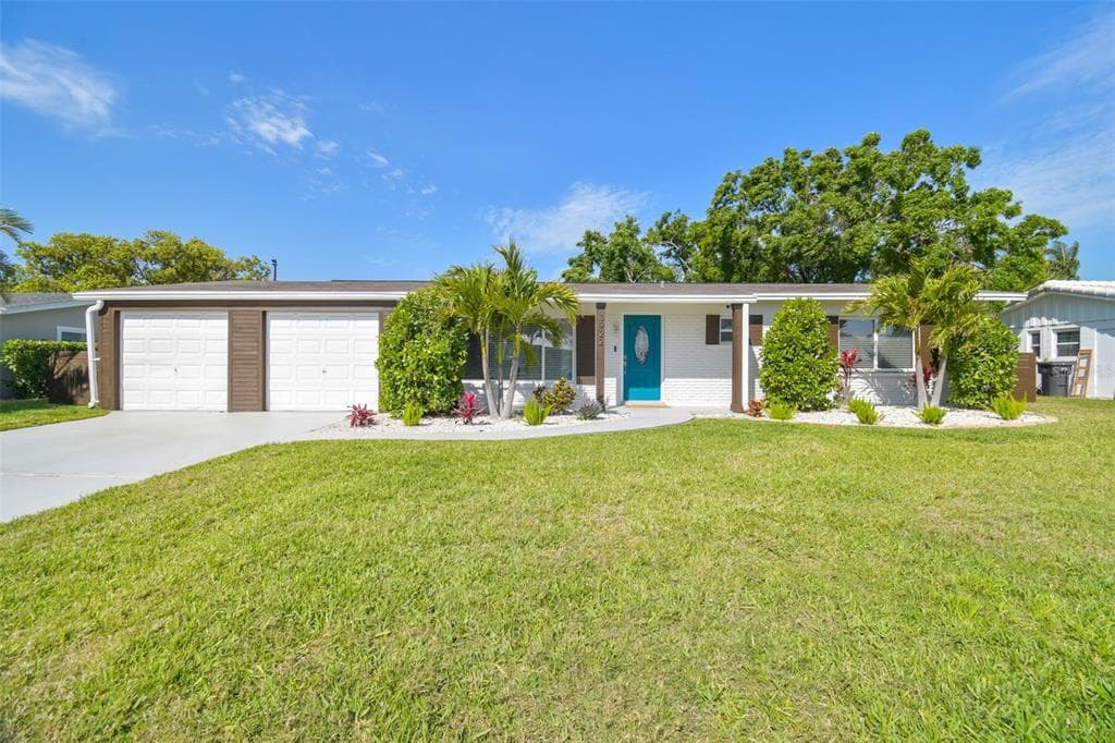3922 FONTAINEBLEAU DRIVE TAMPA, FL 33634