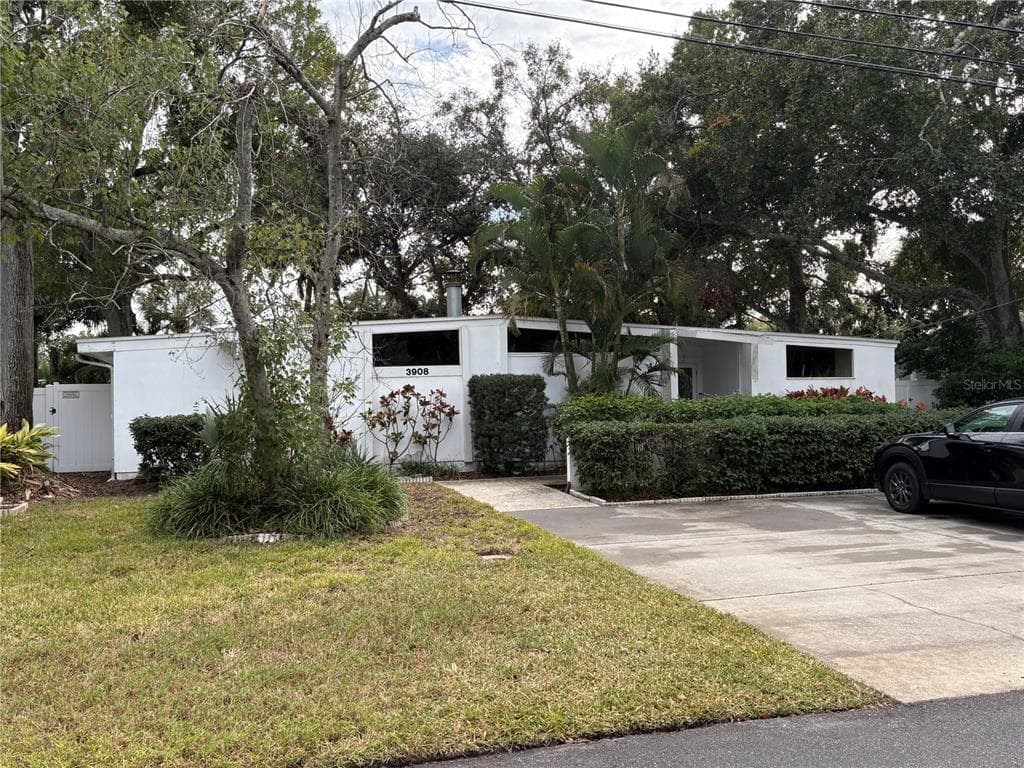 3908 W SAN MIGUEL STREET TAMPA, FL 33629