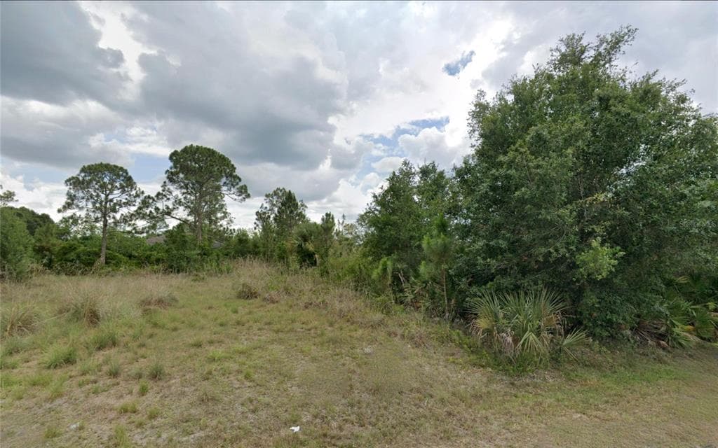 610 MCKINLEY AVENUE LEHIGH ACRES, FL 33972