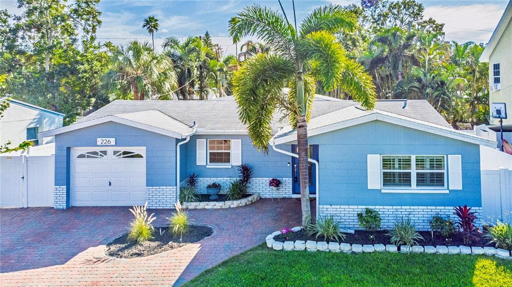 226 81ST AVENUE N ST PETERSBURG, FL 33702