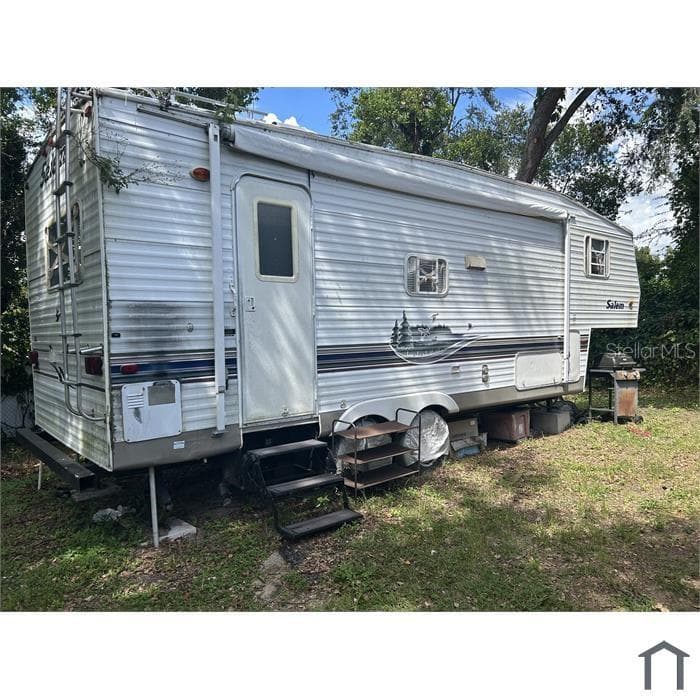 3004 E YUKON STREET UNIT B TAMPA, FL 33604