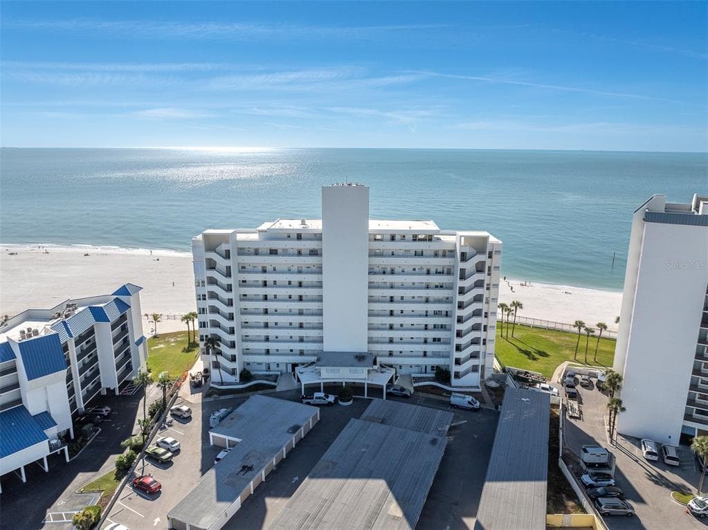 7000 BEACH PLAZA UNIT 208 ST PETE BEACH, FL 33706