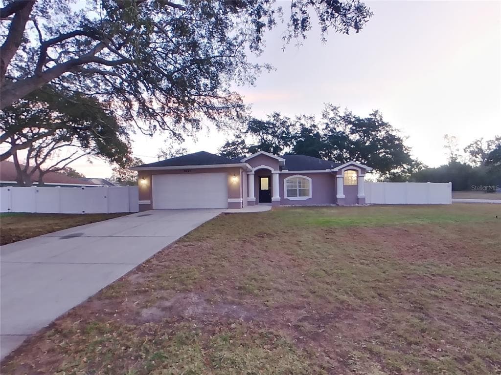 8421 BAY DRIVE SPRING HILL, FL 34606