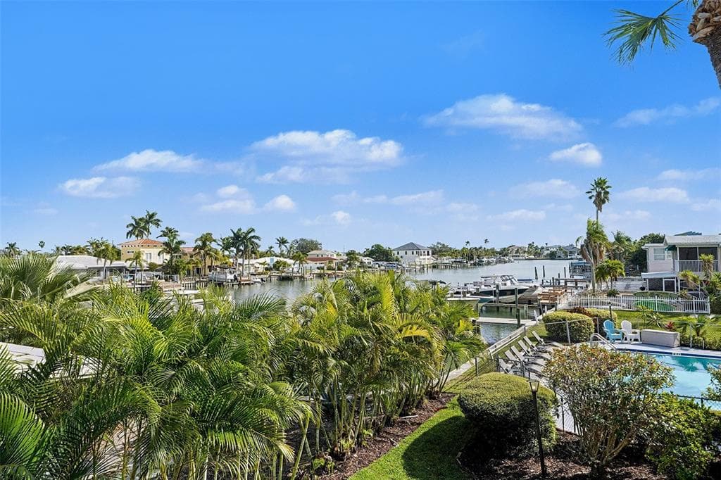 12055 3RD STREET E UNIT 101 TREASURE ISLAND, FL 33706