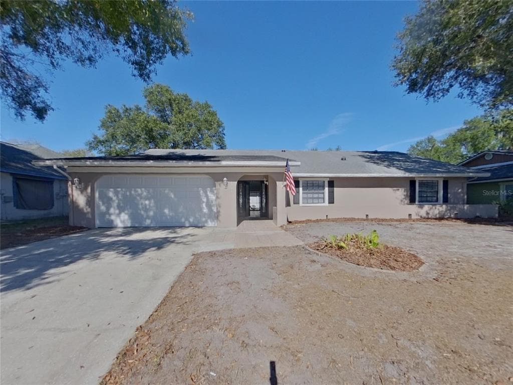 4704 FOXSHIRE CIRCLE TAMPA, FL 33624