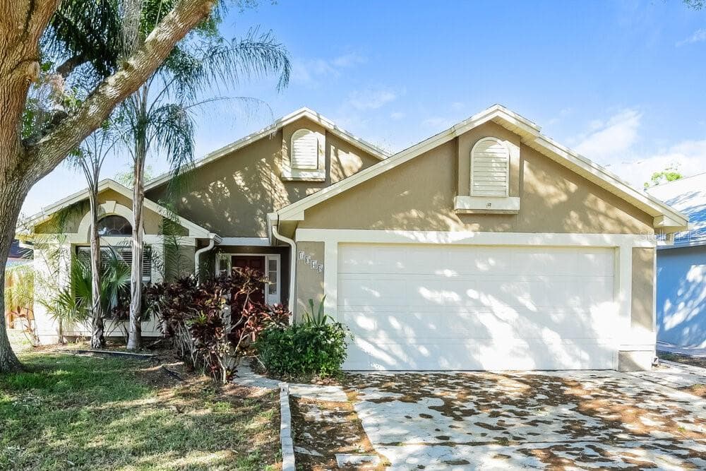1048 VERNON LOOP OVIEDO, FL 32765