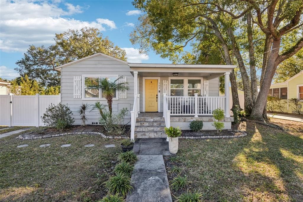 704 W FRIBLEY STREET TAMPA, FL 33603