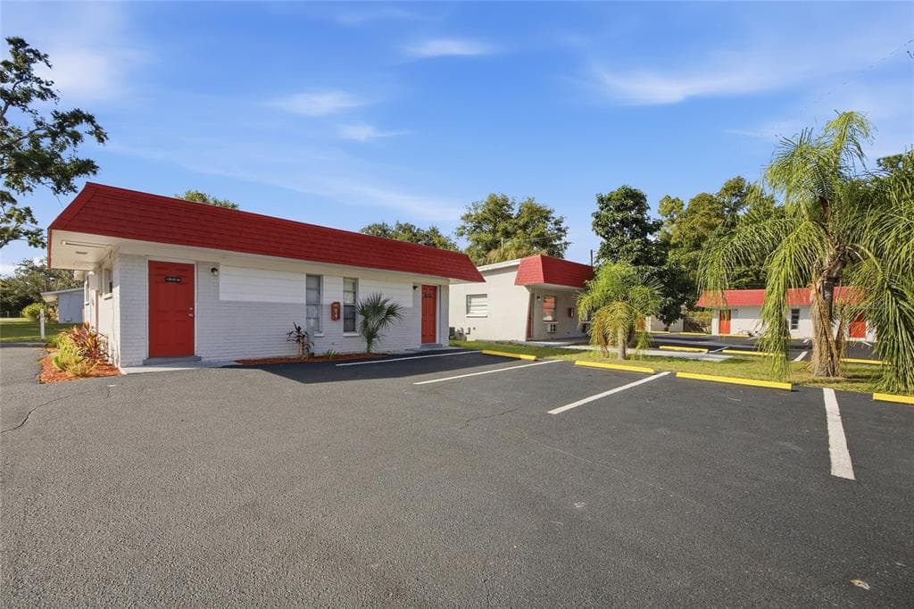 1304 MORRIS PARK TAMPA, FL 33612