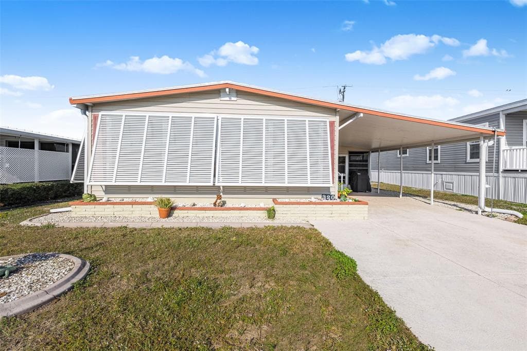 320 LA COSTA NORTH PORT, FL 34287