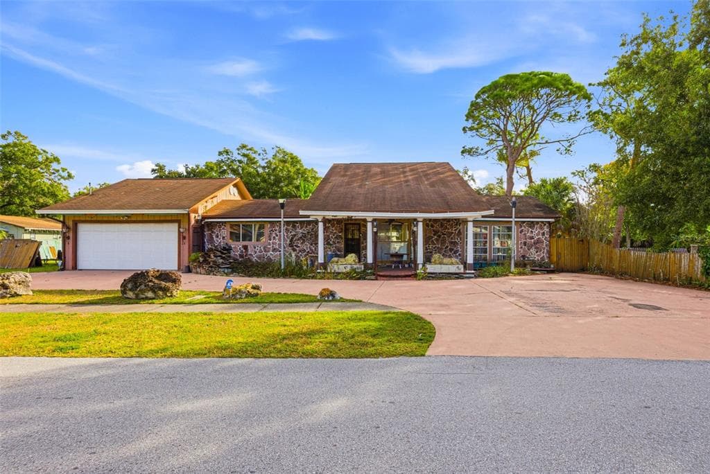 7061 62ND STREET N PINELLAS PARK, FL 33781