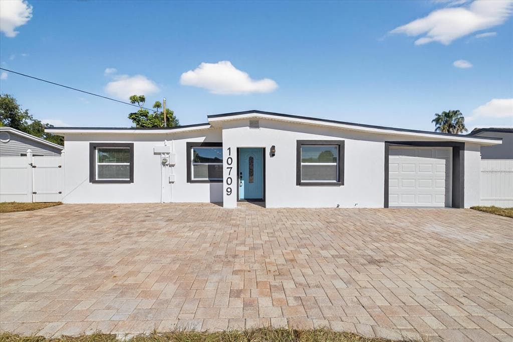 10709 DOWRY AVENUE TAMPA, FL 33615