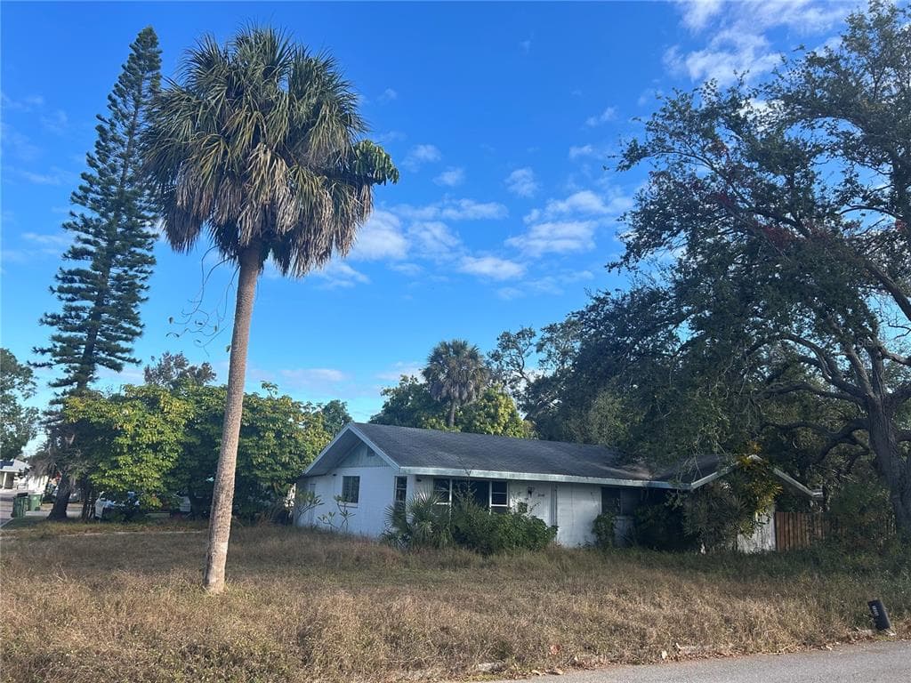 2008 21ST AVENUE W BRADENTON, FL 34205