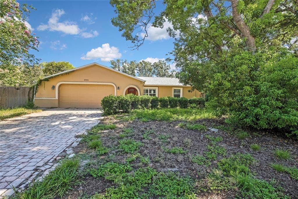 2441 DUSTIN CIRCLE SPRING HILL, FL 34608