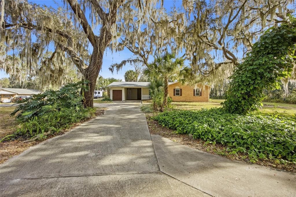 5434 COUNTY ROAD 122N WILDWOOD, FL 34785