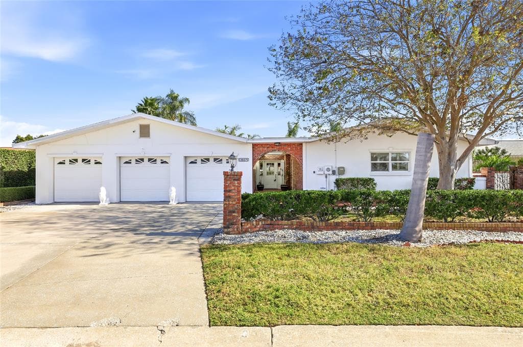 3927 VERSAILLES DRIVE TAMPA, FL 33634