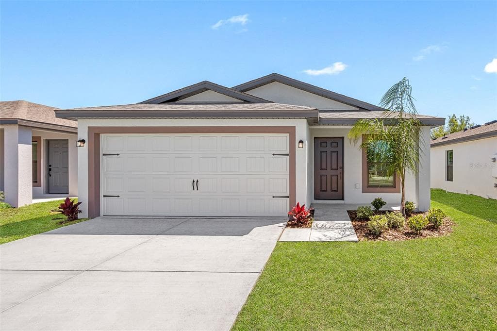 561 BLACKTHORN DRIVE LAKELAND, FL 33809