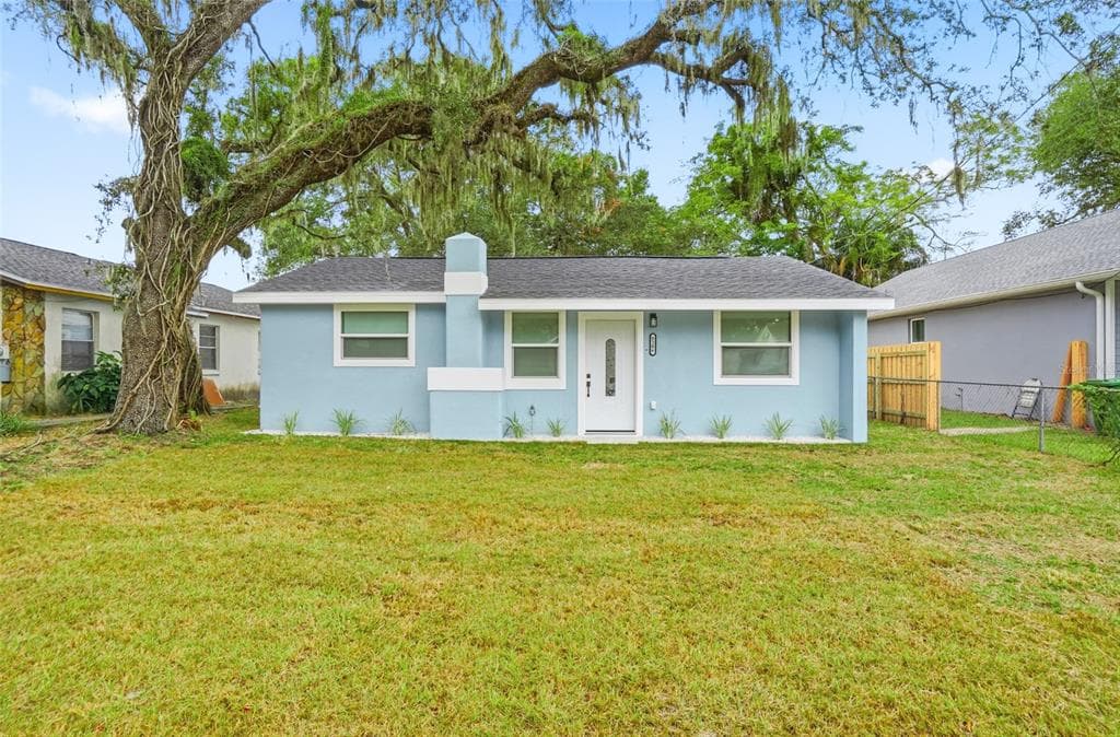 8206 N HILLSBOROUGH LANE TAMPA, FL 33604