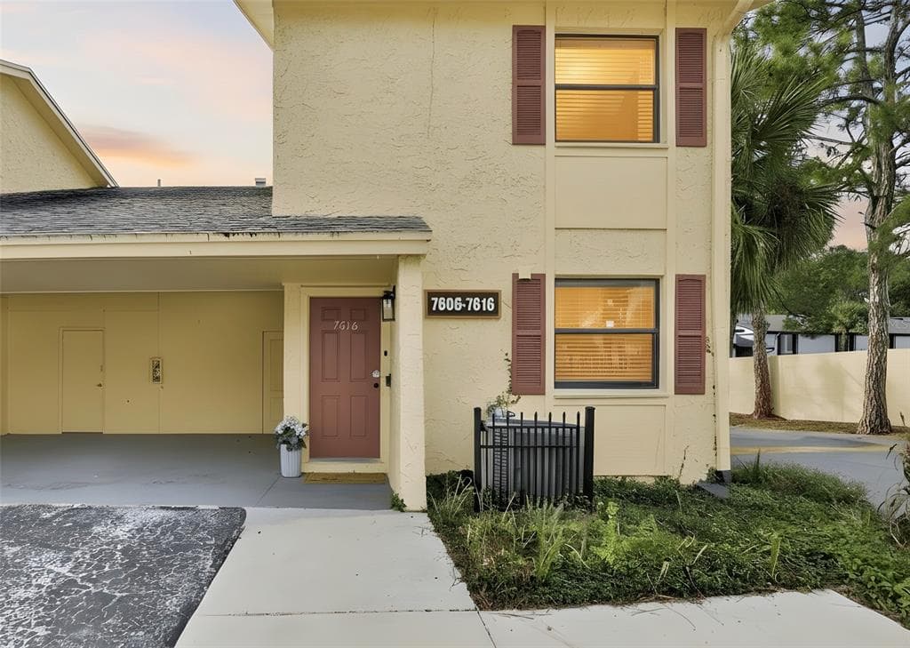 7616 LA MESITA COURT UNIT 7616 TAMPA, FL 33615