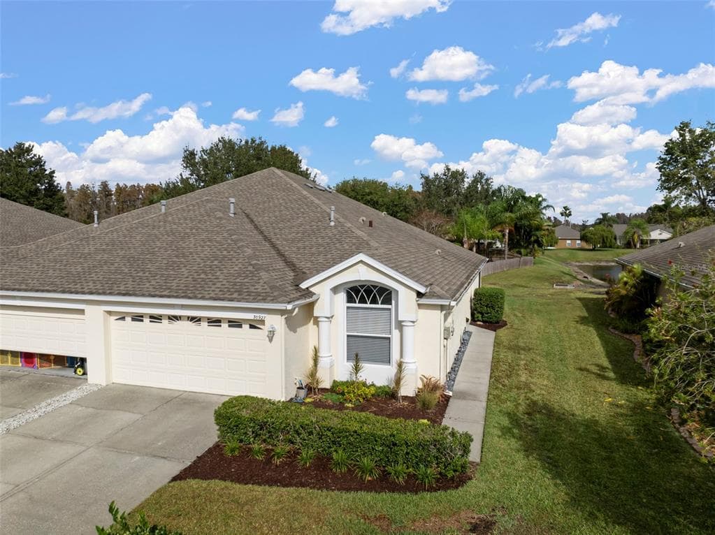 30927 WHITLOCK DRIVE WESLEY CHAPEL, FL 33543