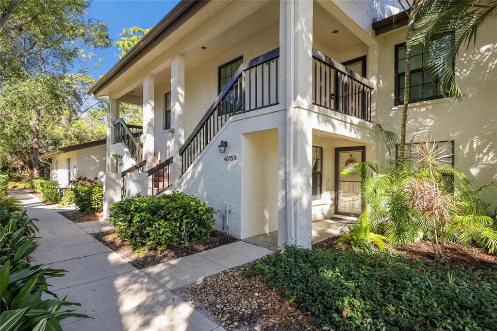 4759 WINSLOW BEACON UNIT 21 SARASOTA, FL 34235