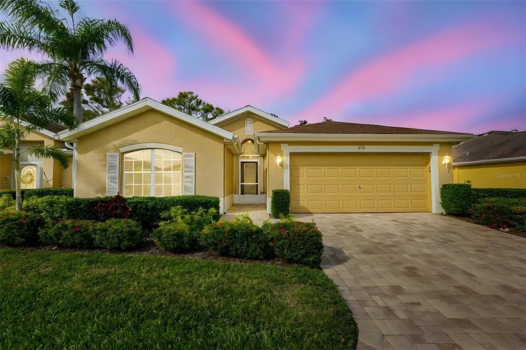 930 VILLEROY GREENS DRIVE SUN CITY CENTER, FL 33573