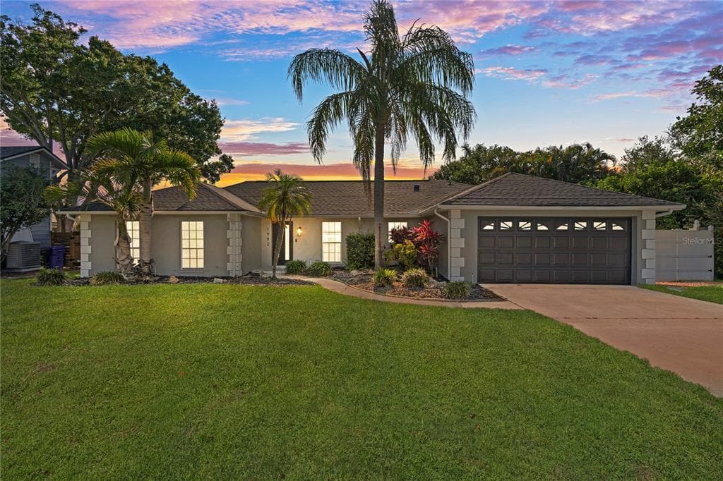 1992 ARVIS CIRCLE E CLEARWATER, FL 33764