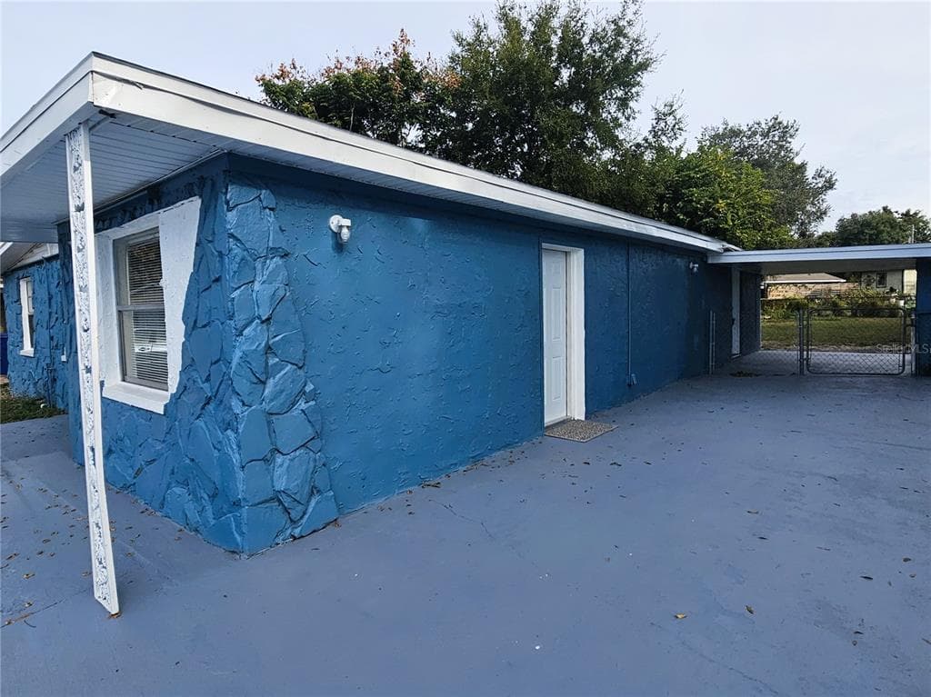 4431 ATWATER DRIVE UNIT B TAMPA, FL 33610