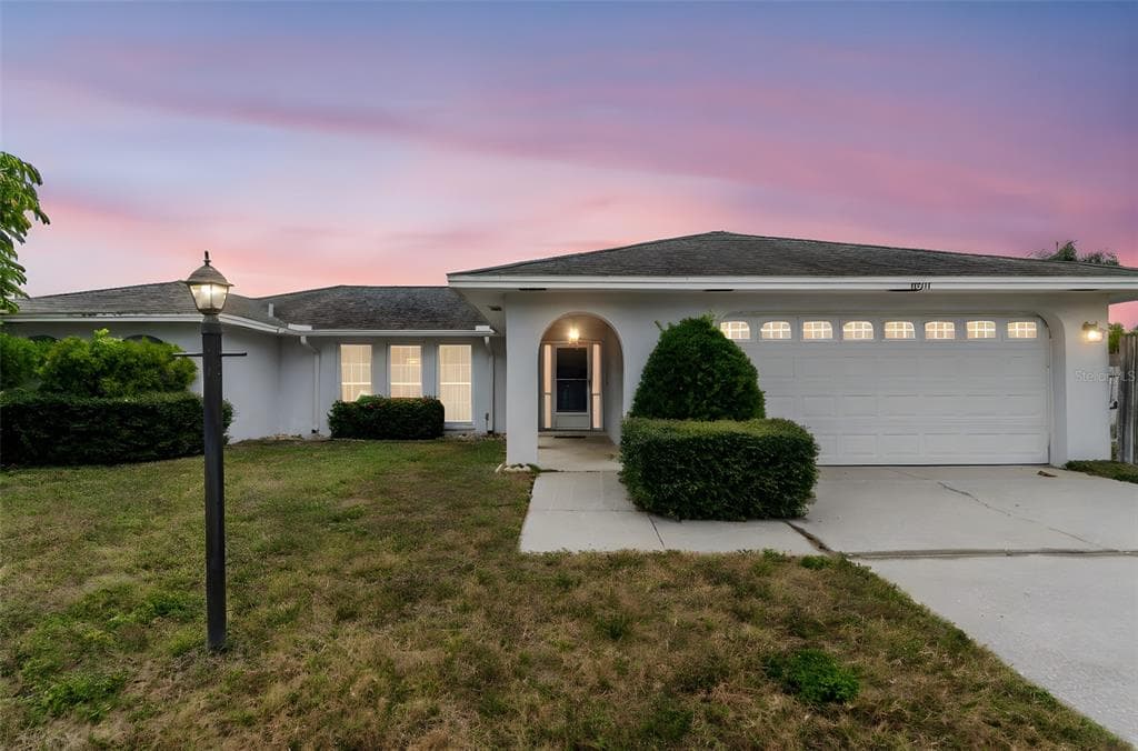 10711 FRANCES LANE LARGO, FL 33774