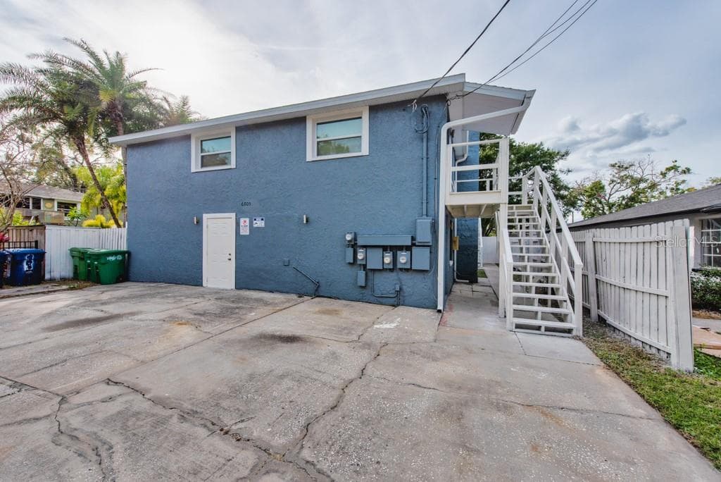 6805 S FAUL STREET TAMPA, FL 33616