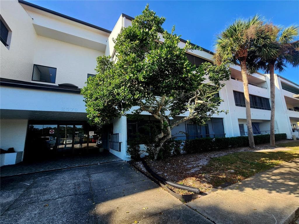 2579 COUNTRYSIDE BOULEVARD UNIT 1204 CLEARWATER, FL 33761
