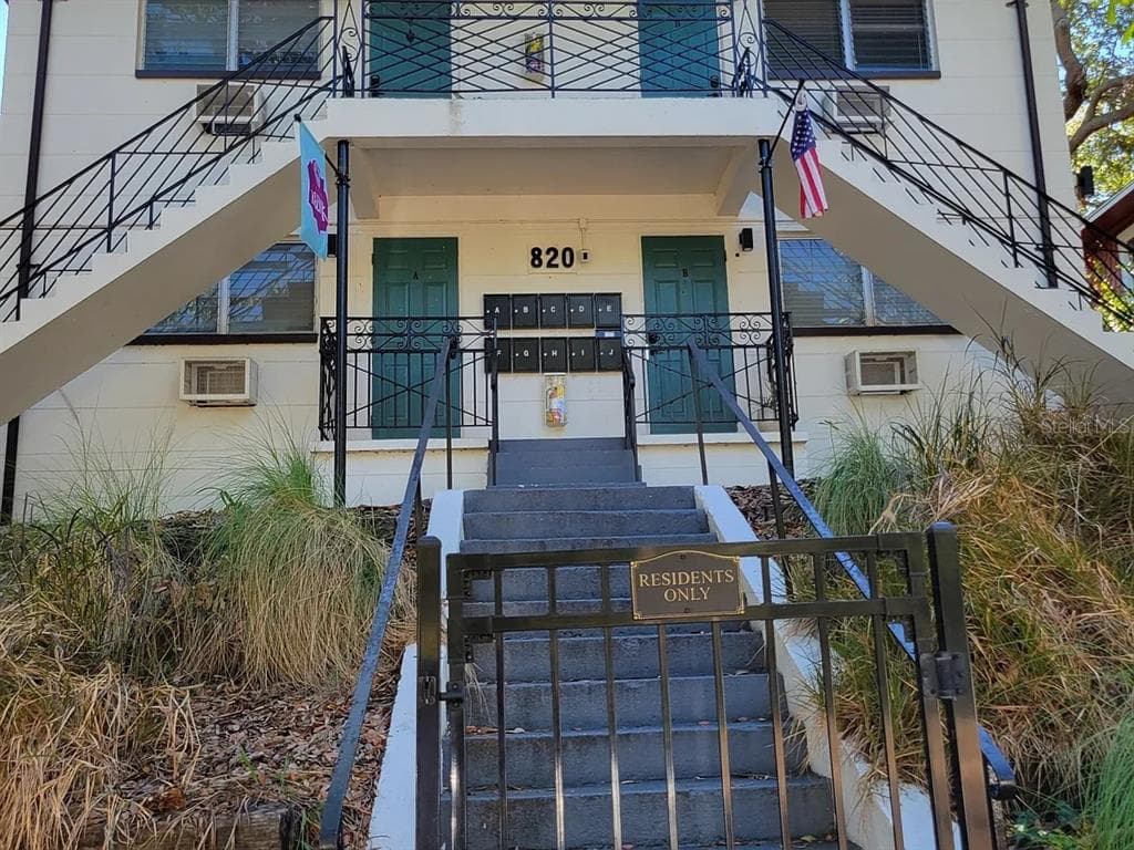 820 8TH AVENUE S UNIT E ST PETERSBURG, FL 33701