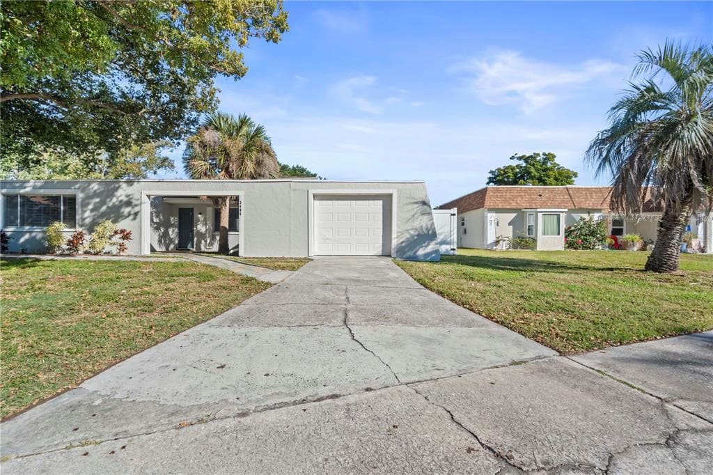 3406 OVERLAND DRIVE HOLIDAY, FL 34691