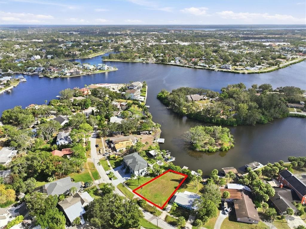 56 INNESS DRIVE TARPON SPRINGS, FL 34689